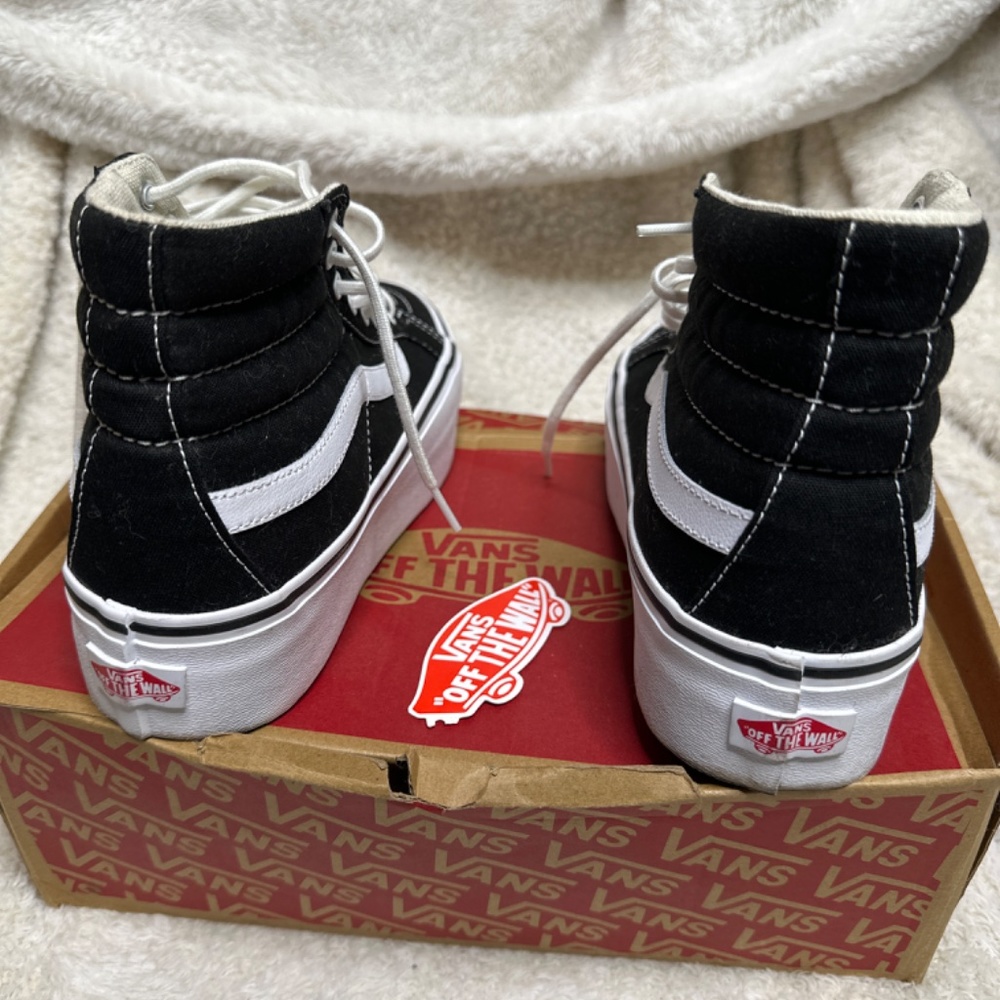 Vans - Picture 7 of 8